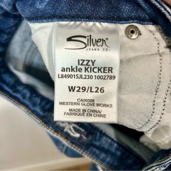 Silver Jeans Women’s Izzy Ankle Kicker Jeans Medium Blue Wash Size 29 x 26 EUC - Picture 5 of 9